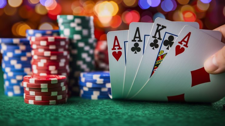 Pemain esports tengah bertanding dalam turnamen besar di Indonesia